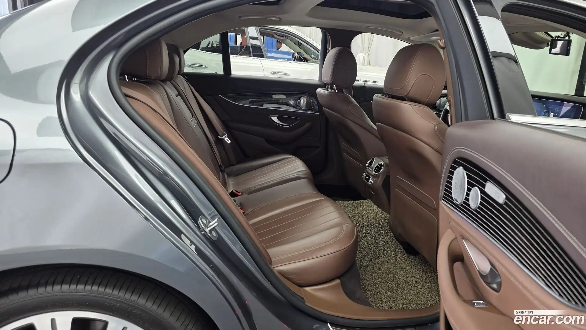 E-Class Mercedes-Benz 2017.1-OPTION-016