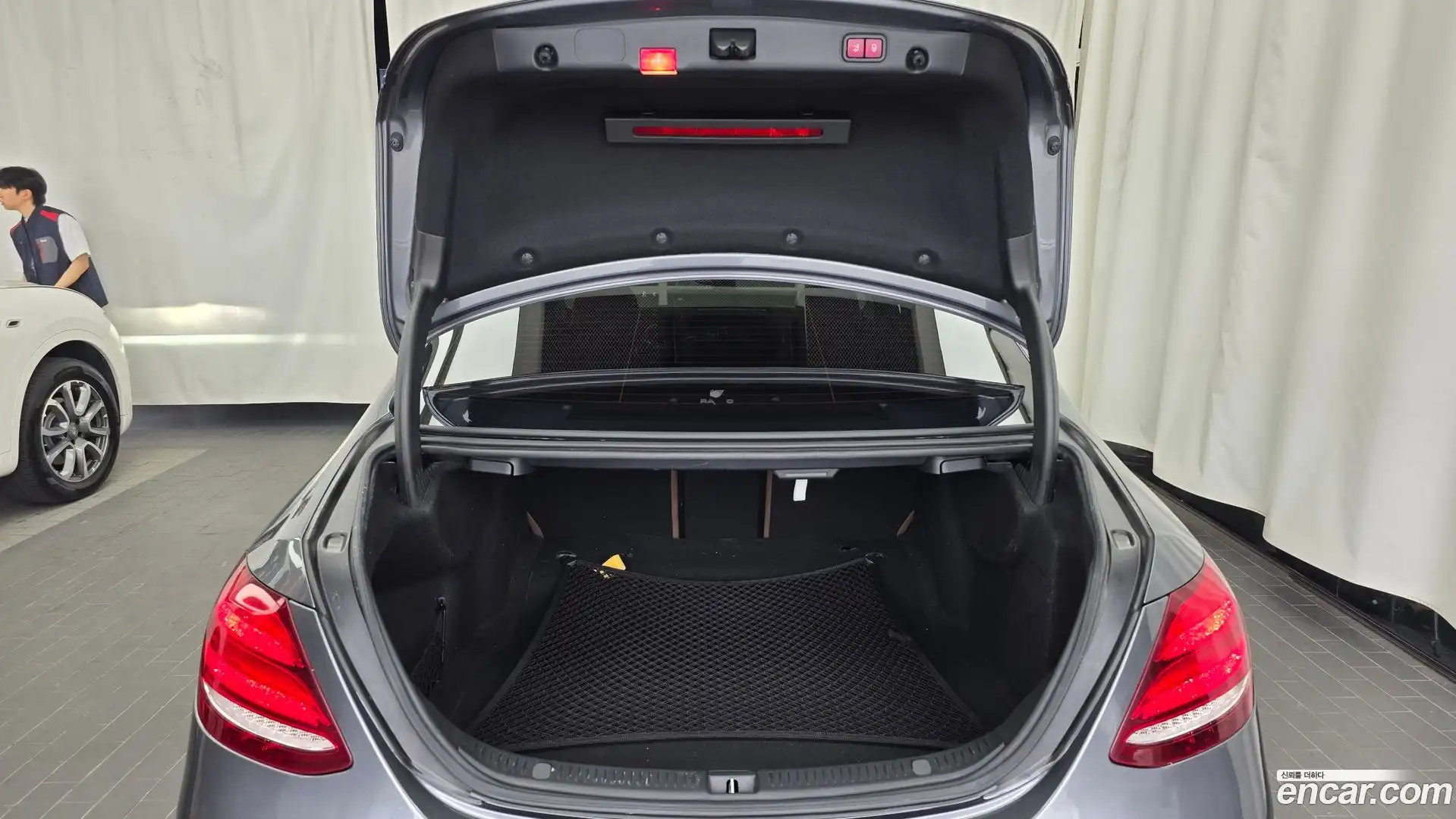 E-Class Mercedes-Benz 2017.1-OPTION-024