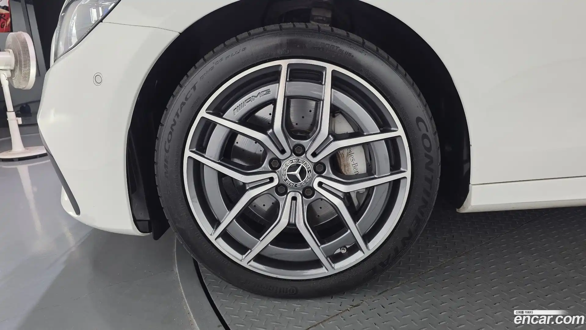 E-Class Mercedes-Benz 2022.11-OUTER-005