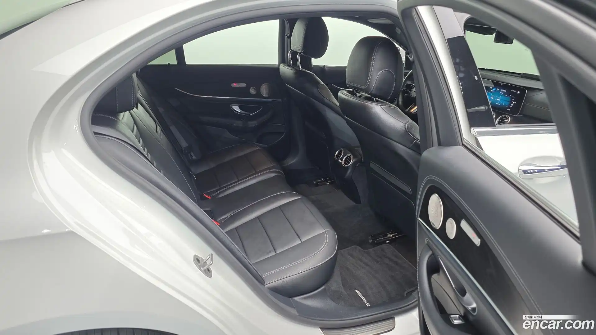 E-Class Mercedes-Benz 2022.11-OPTION-016