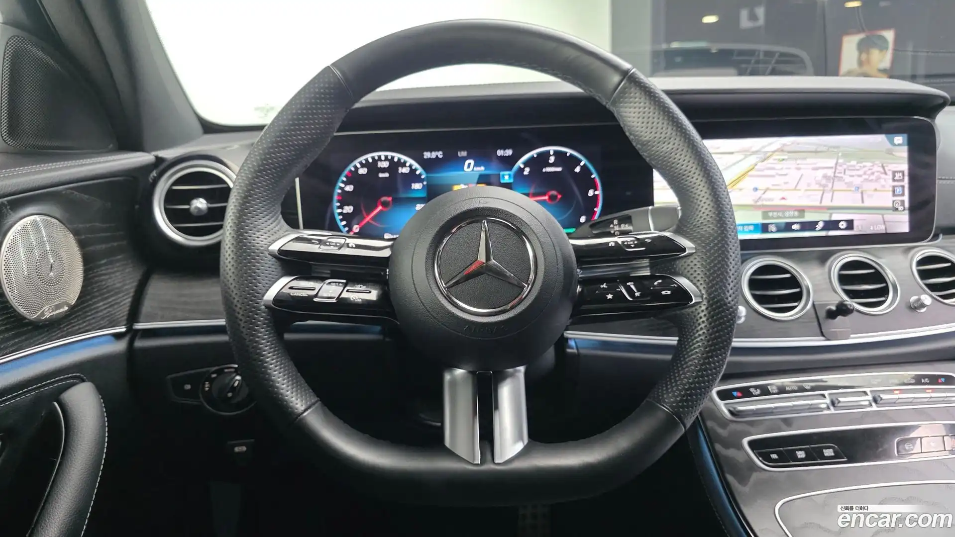 E-Class Mercedes-Benz 2022.11-OPTION-017