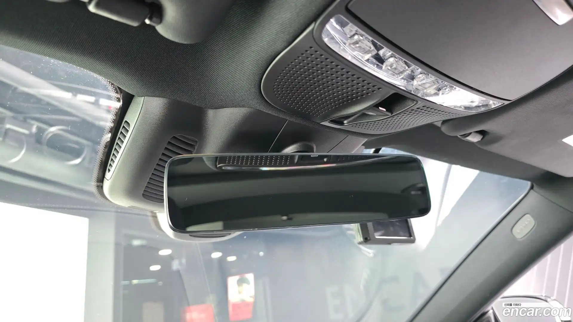 E-Class Mercedes-Benz 2022.11-OPTION-022