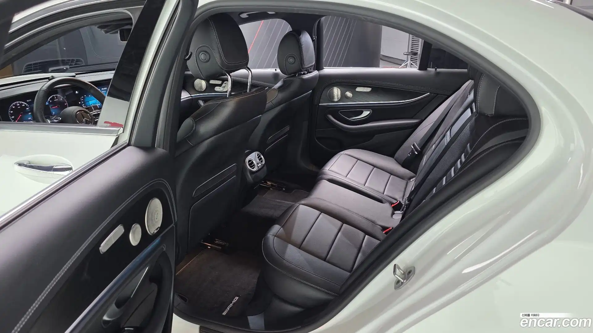 E-Class Mercedes-Benz 2022.11-INNER-036
