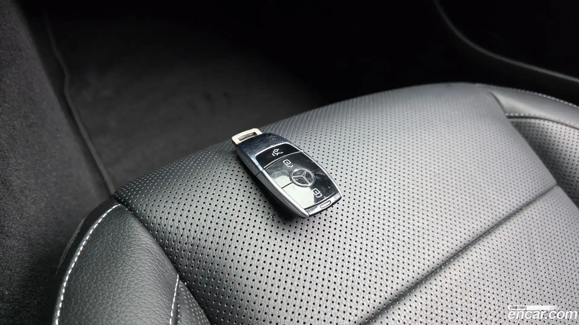 E-Class Mercedes-Benz 2022.11-OPTION-044
