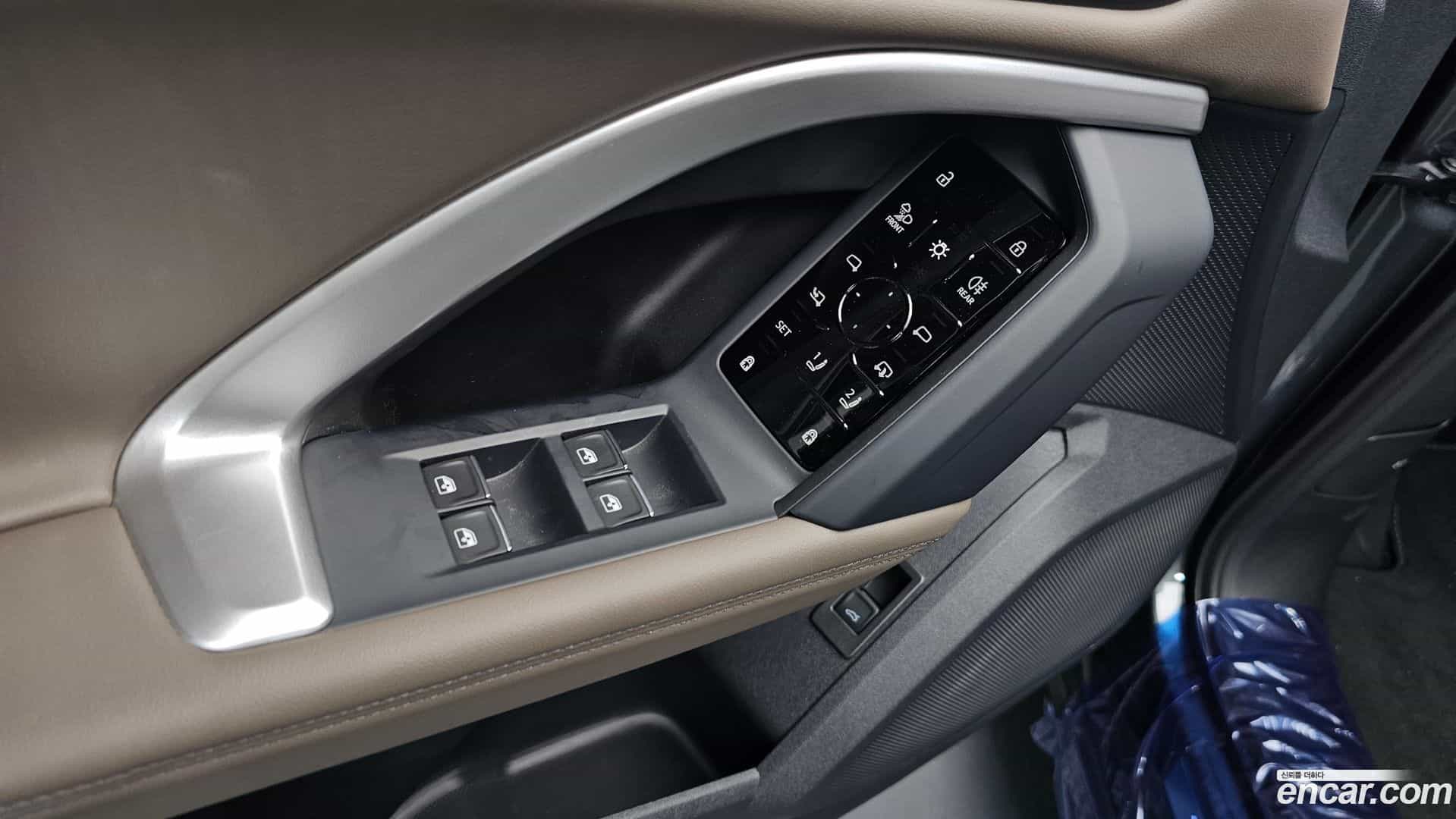Q5 Audi 2025.11-OPTION-021