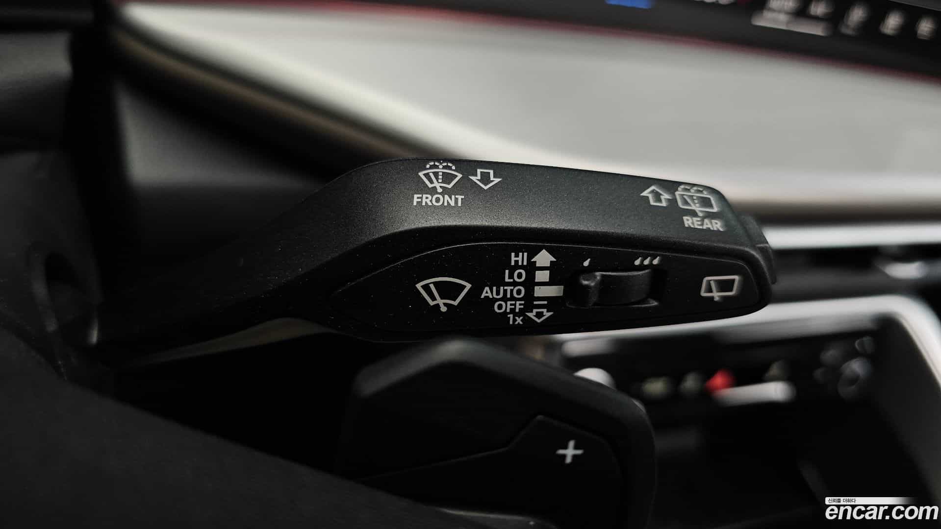 Q5 Audi 2025.11-OPTION-022