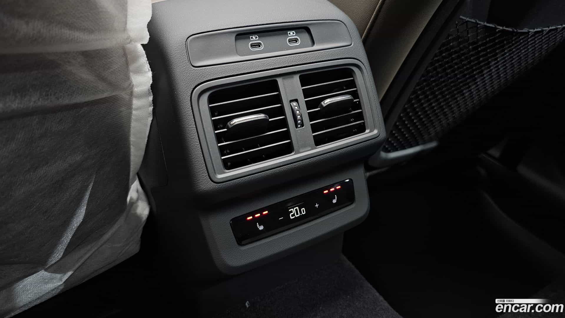 Q5 Audi 2025.11-OPTION-023