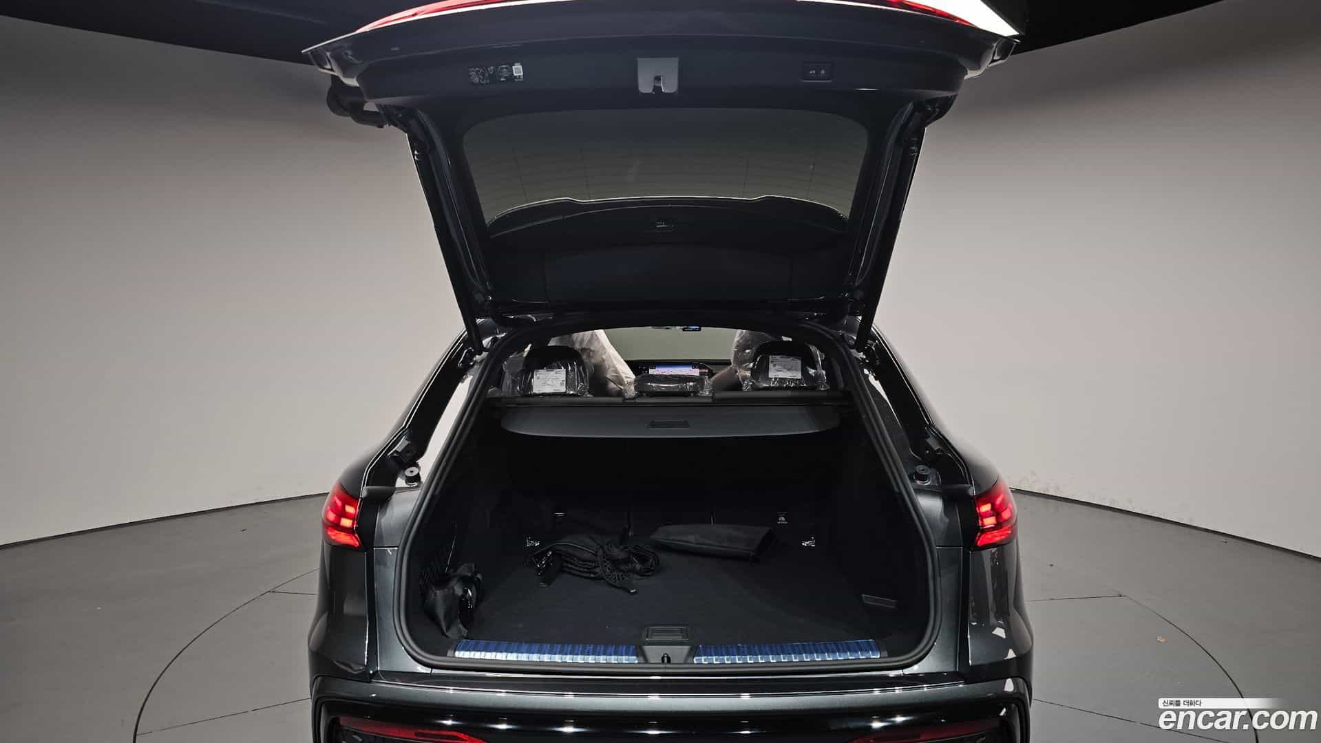 Q5 Audi 2025.11-OPTION-024