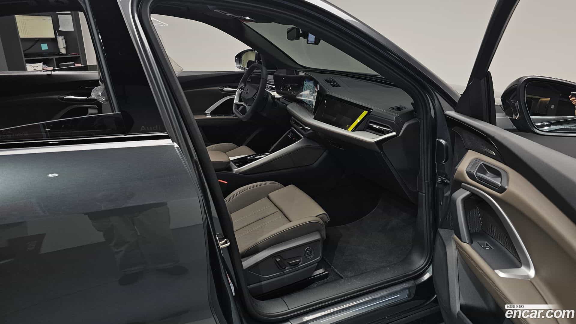 Q5 Audi 2025.11-INNER-036