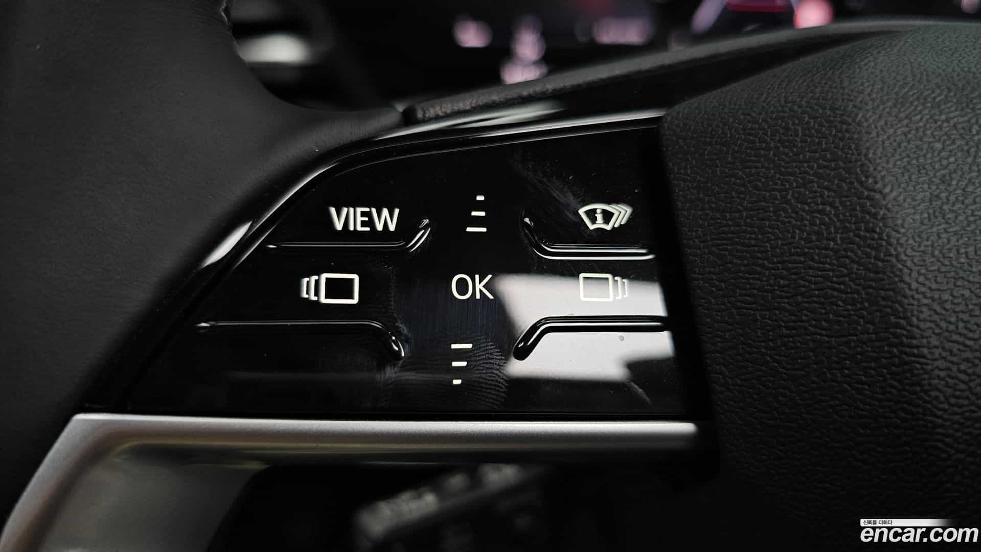 Q5 Audi 2025.11-OPTION-044