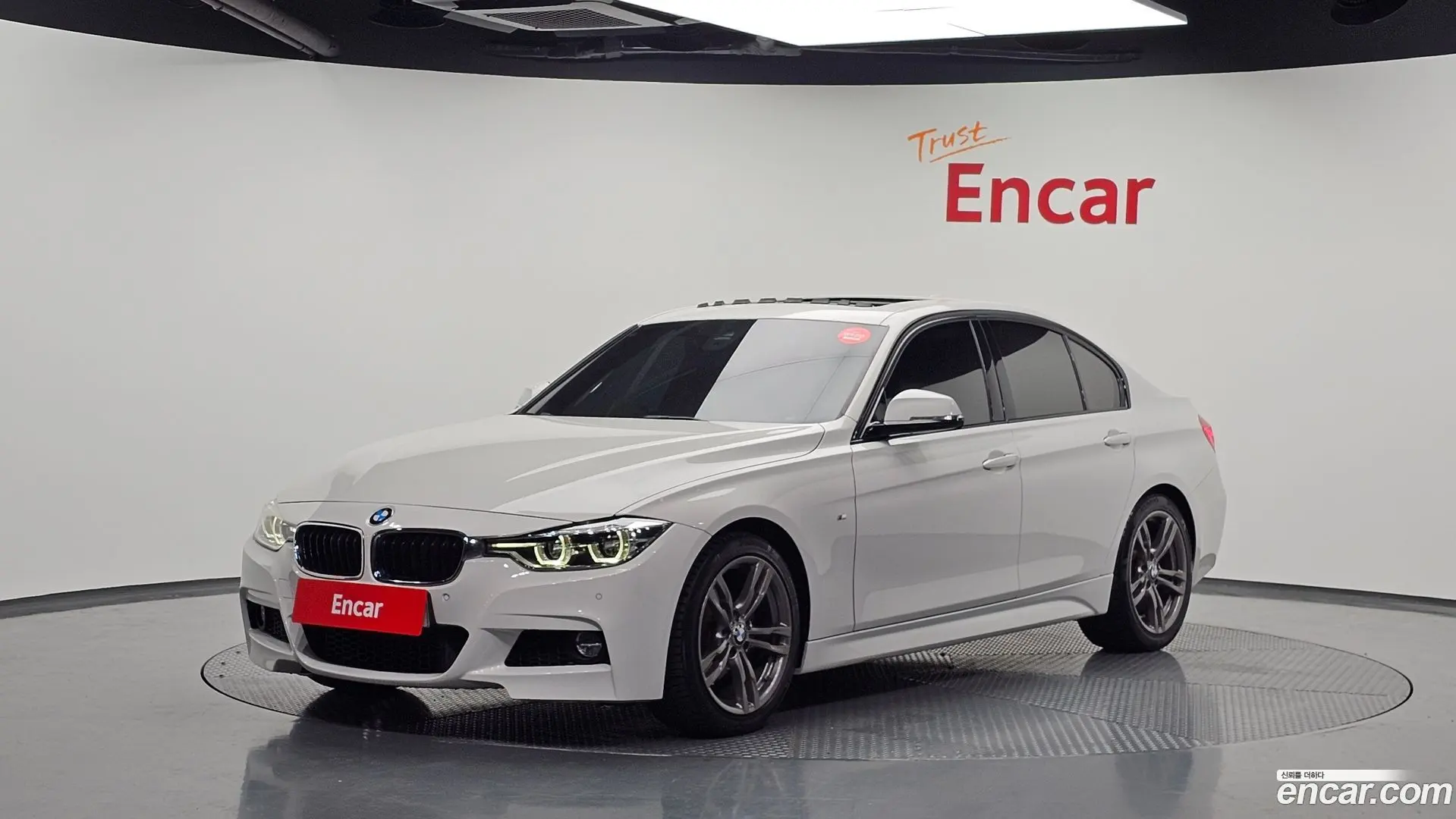 Main__Slider__Photo:3-Series BMW 2017.9-0