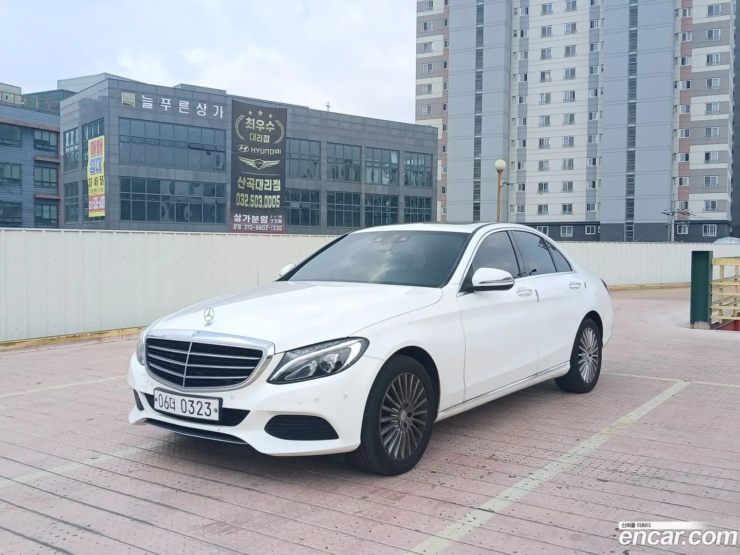 Main__Slider__Photo:C-Class Mercedes-Benz 2016.7-0