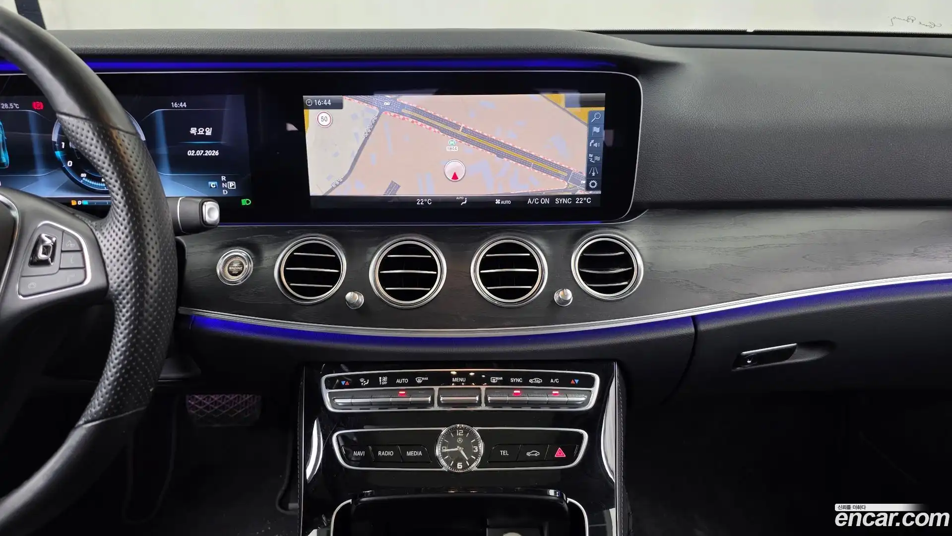 E-Class Mercedes-Benz 2016.8-OPTION-017