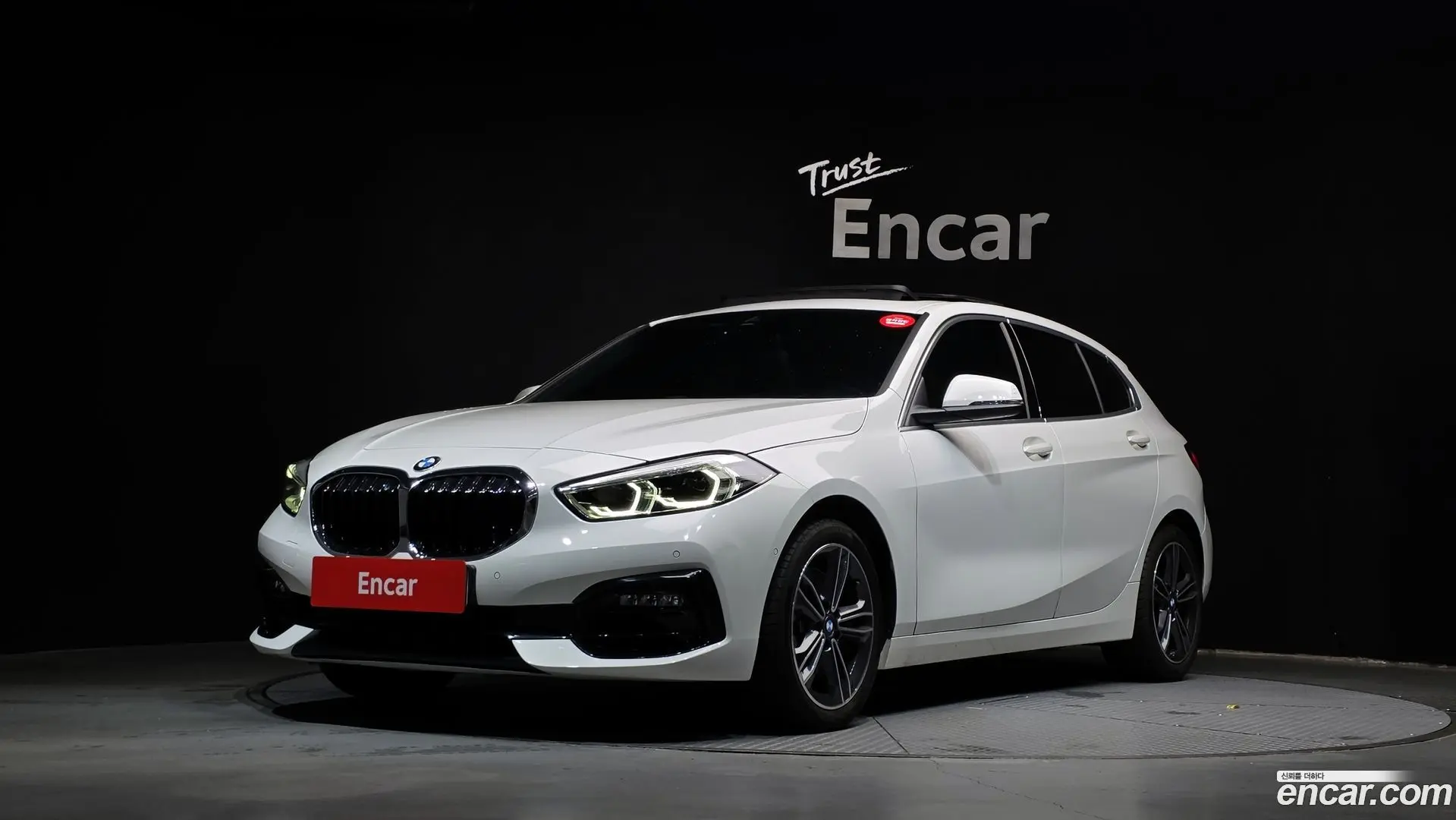 Main__Slider__Photo:1-Series BMW 2022.5-0