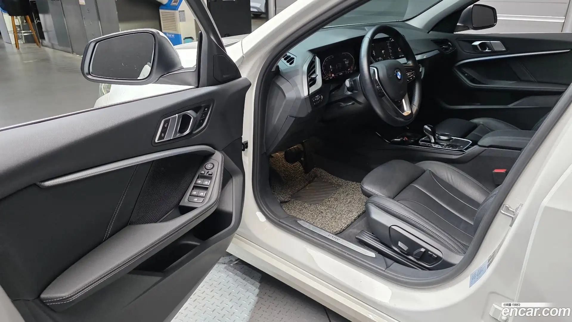 1-Series BMW 2022.5-INNER-010