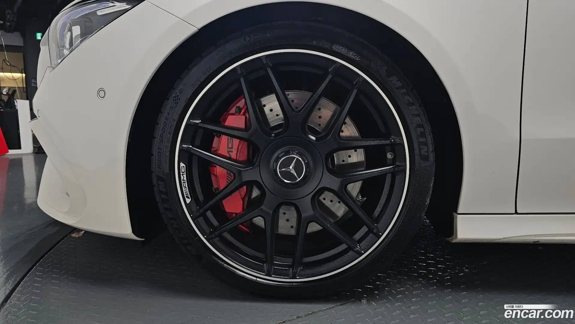 CLA-Class Mercedes-Benz 2022.3-OUTER-005