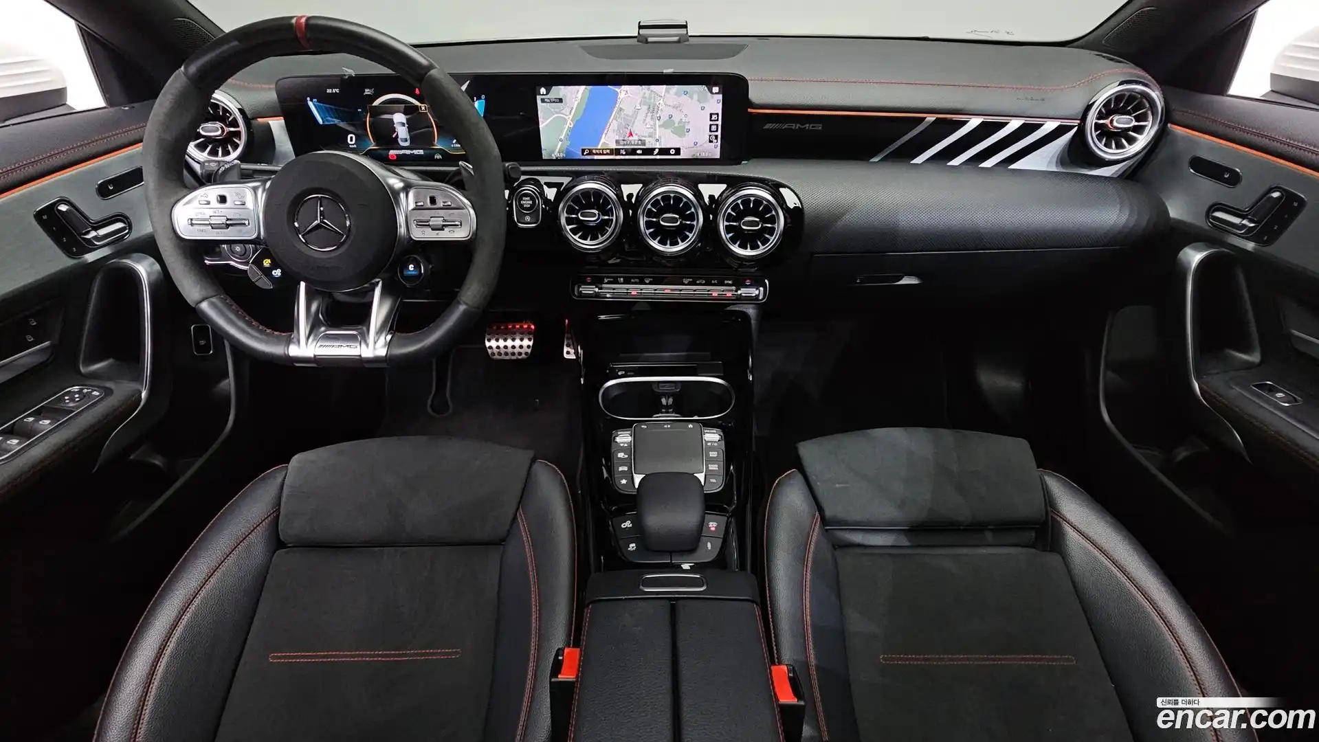 CLA-Class Mercedes-Benz 2022.3-INNER-007