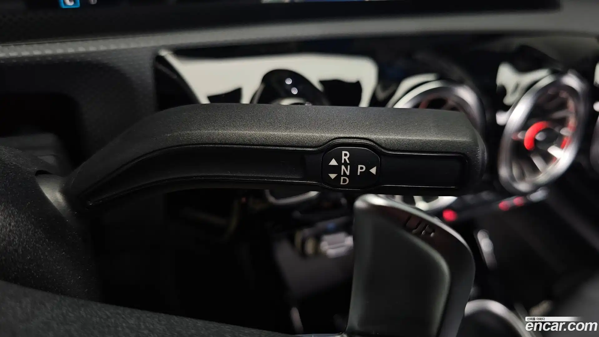 CLA-Class Mercedes-Benz 2022.3-INNER-009
