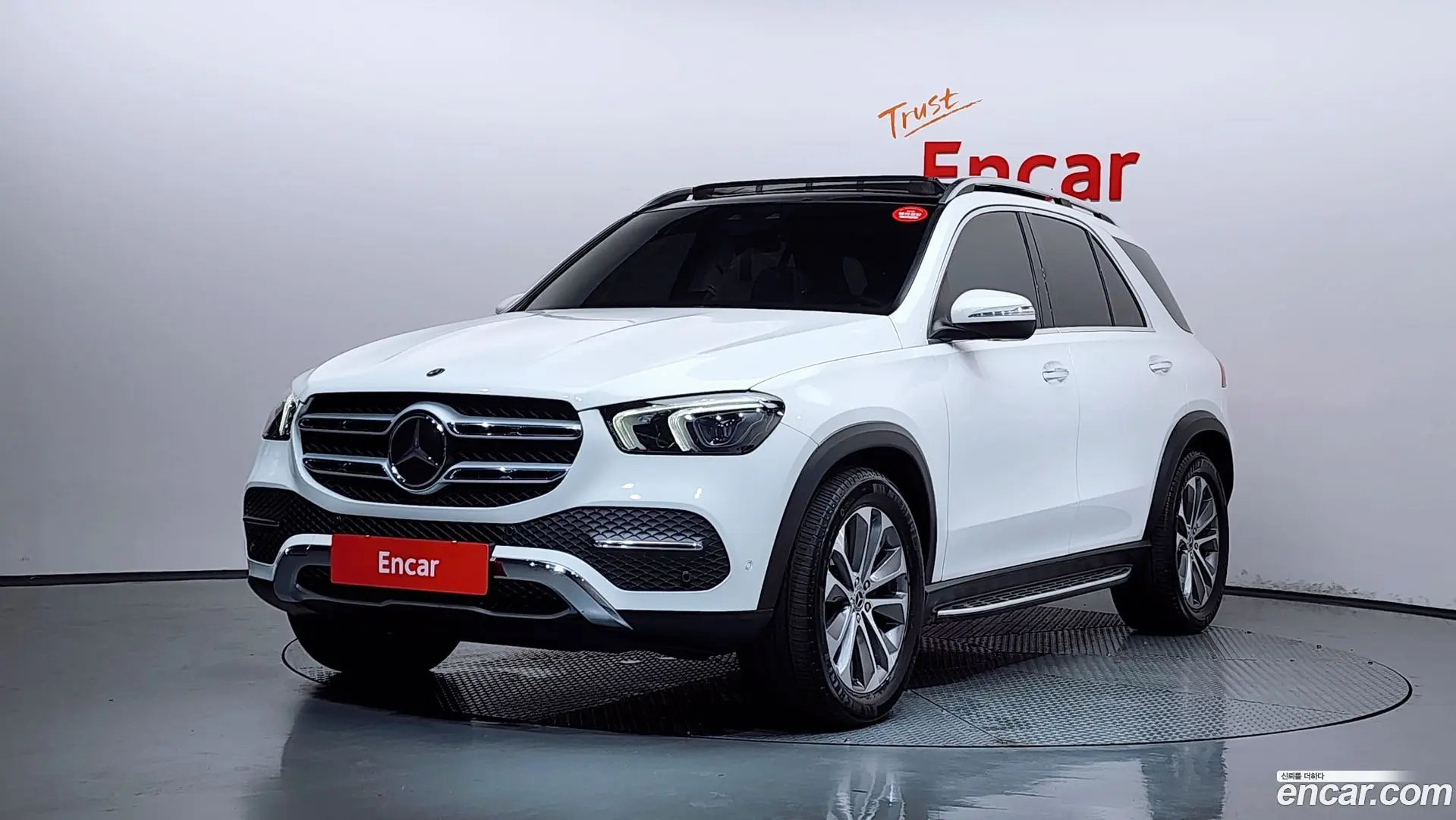 Main__Slider__Photo:GLE-Class Mercedes-Benz 2021.4-0