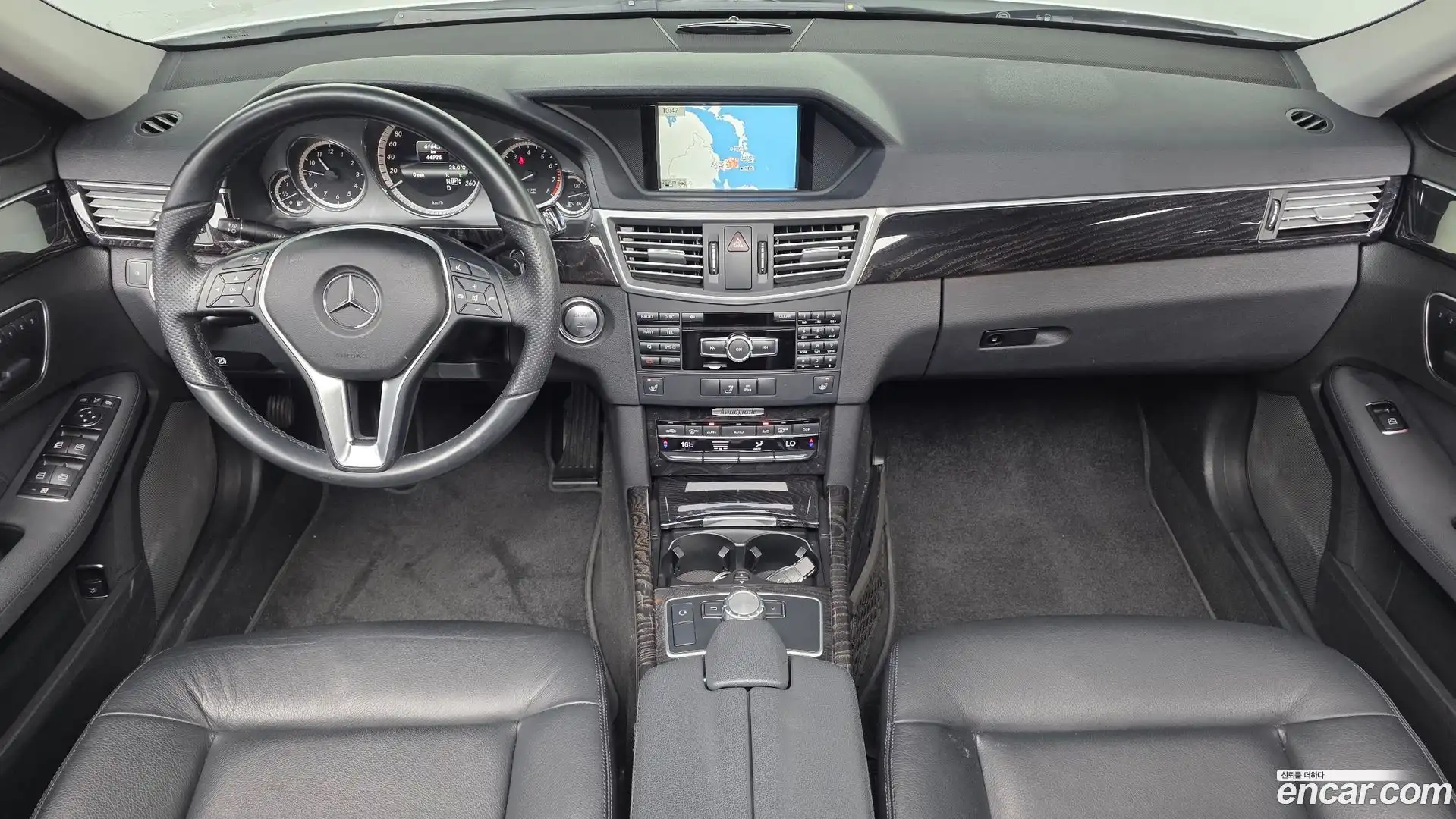 E-Class Mercedes-Benz 2013.2-INNER-007