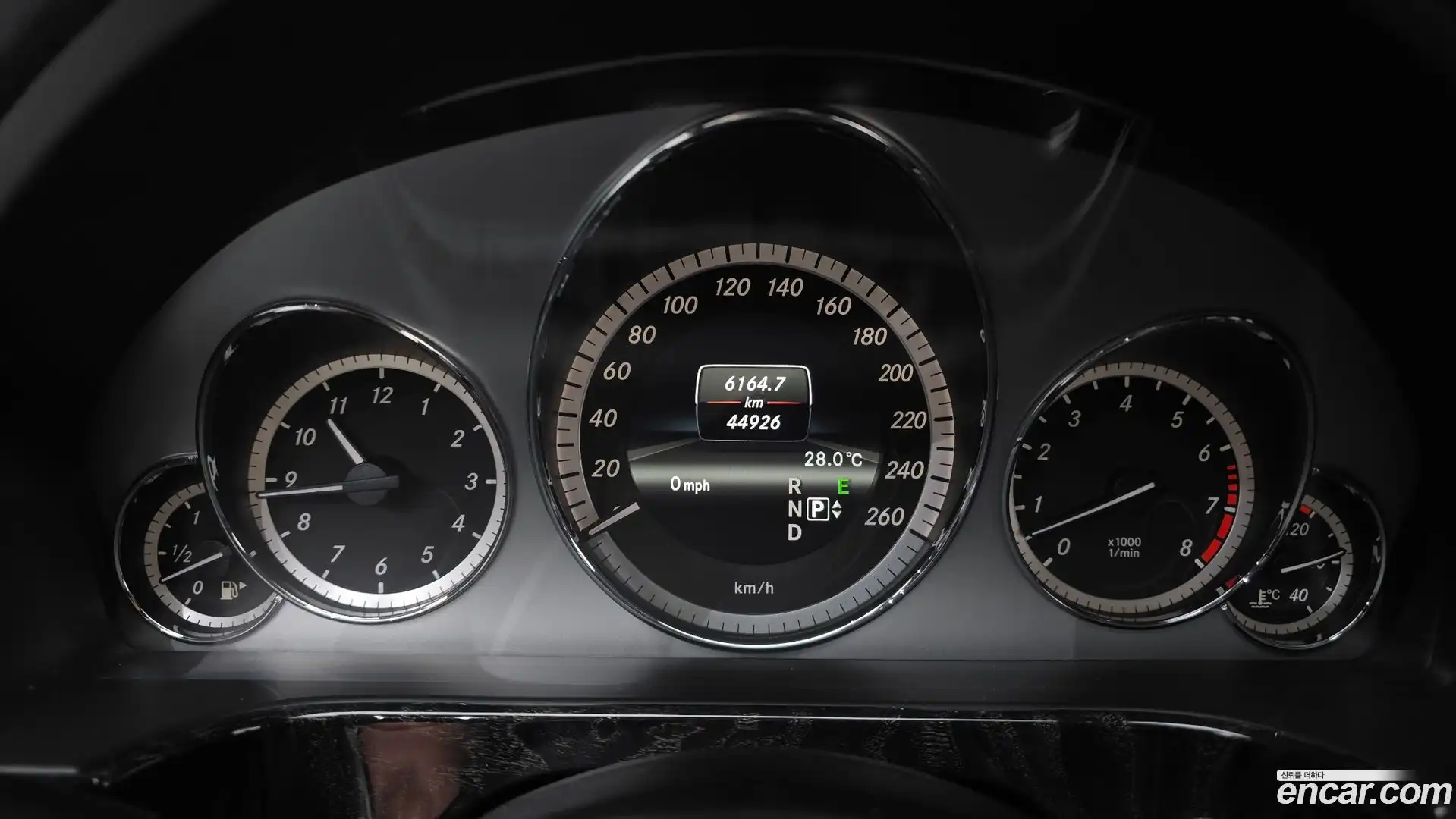E-Class Mercedes-Benz 2013.2-INNER-008