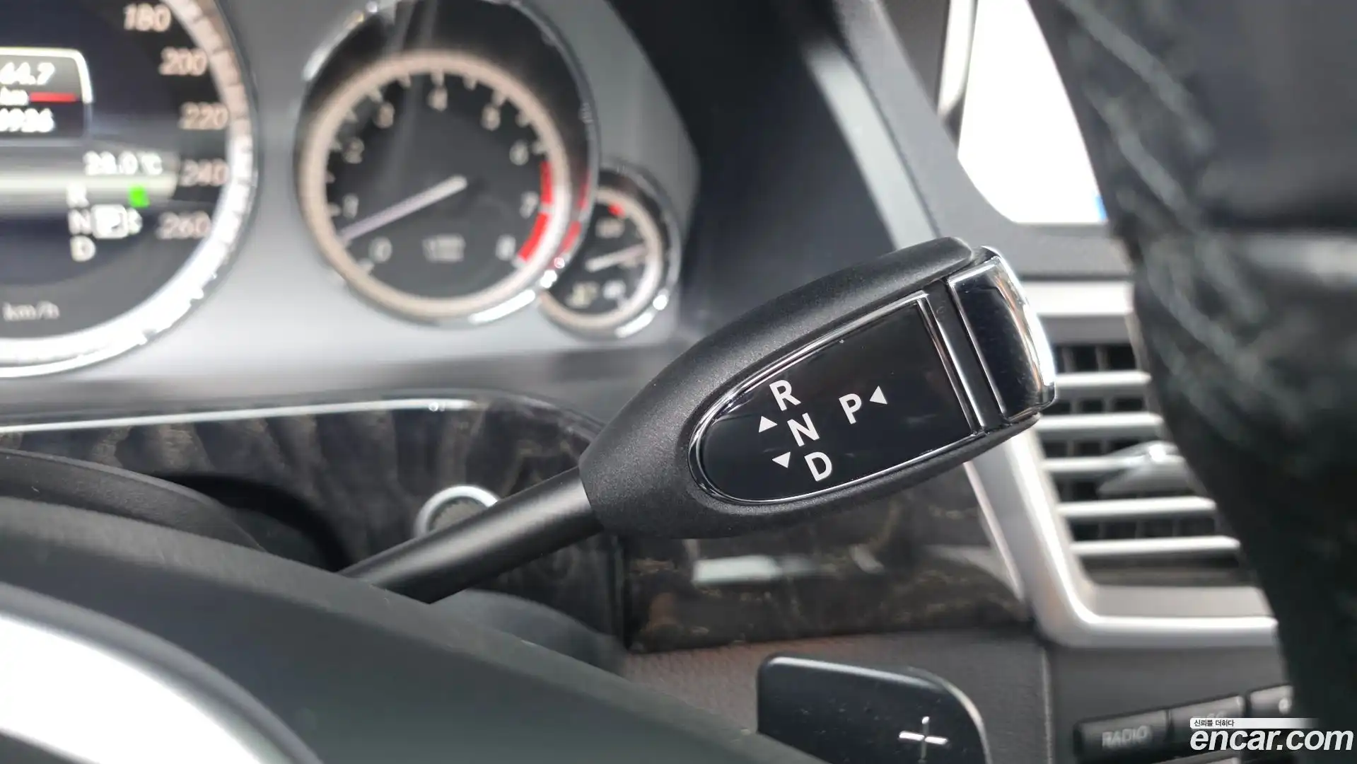 E-Class Mercedes-Benz 2013.2-INNER-009