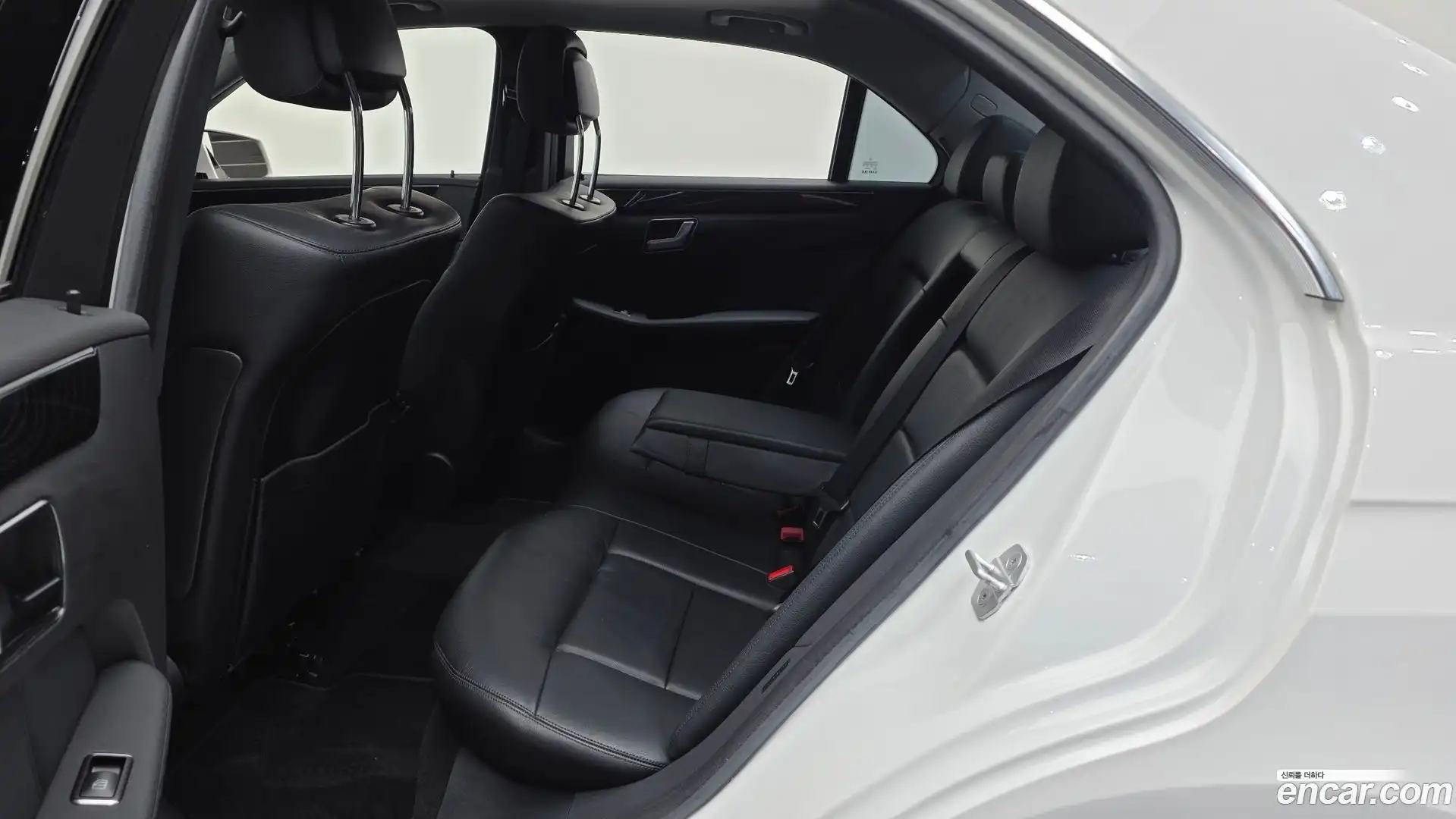 E-Class Mercedes-Benz 2013.2-OPTION-016