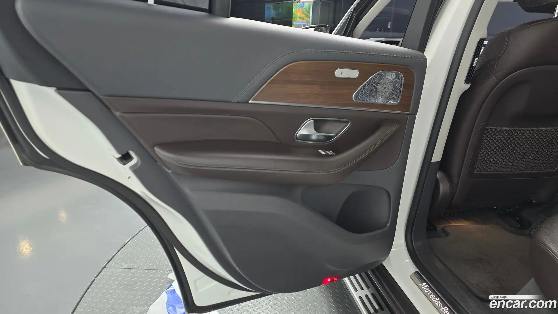 GLE-Class Mercedes-Benz 2020.4-INNER-035