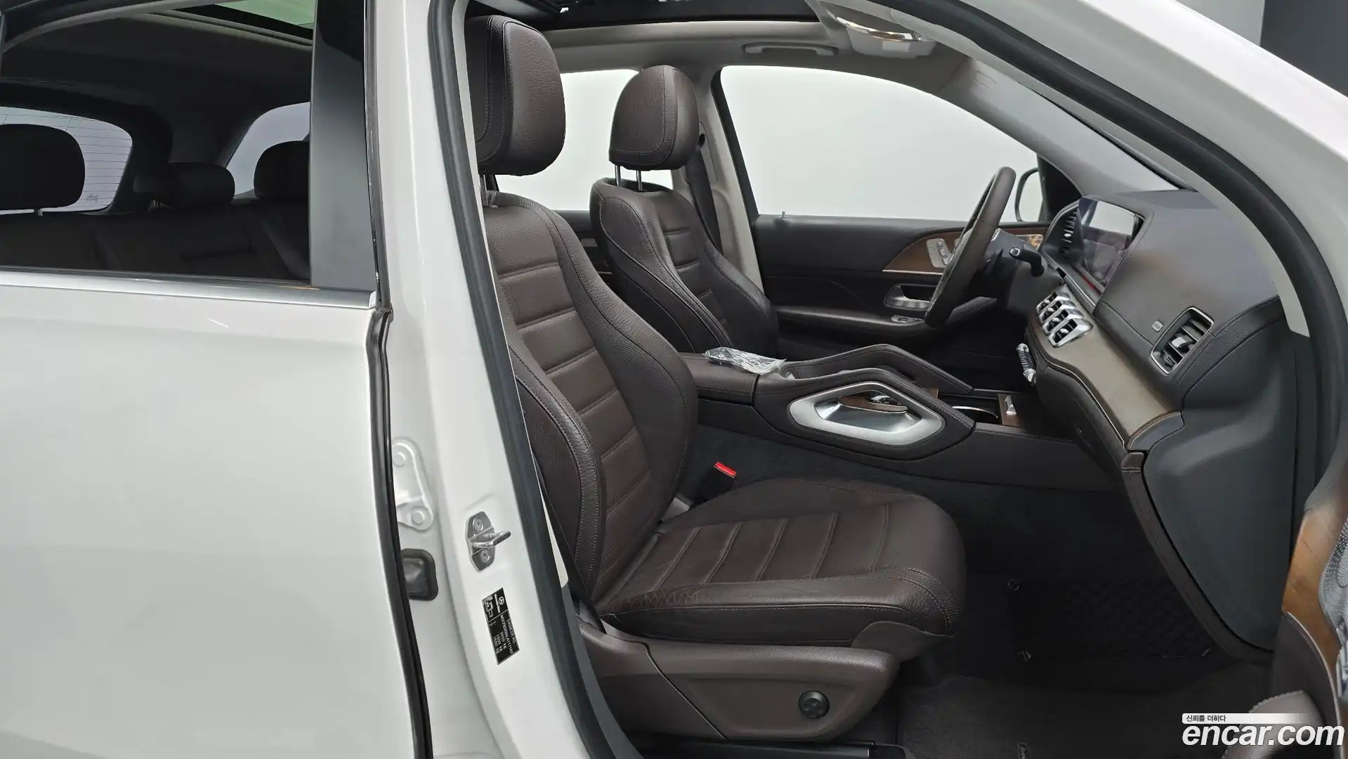 GLE-Class Mercedes-Benz 2020.4-INNER-036