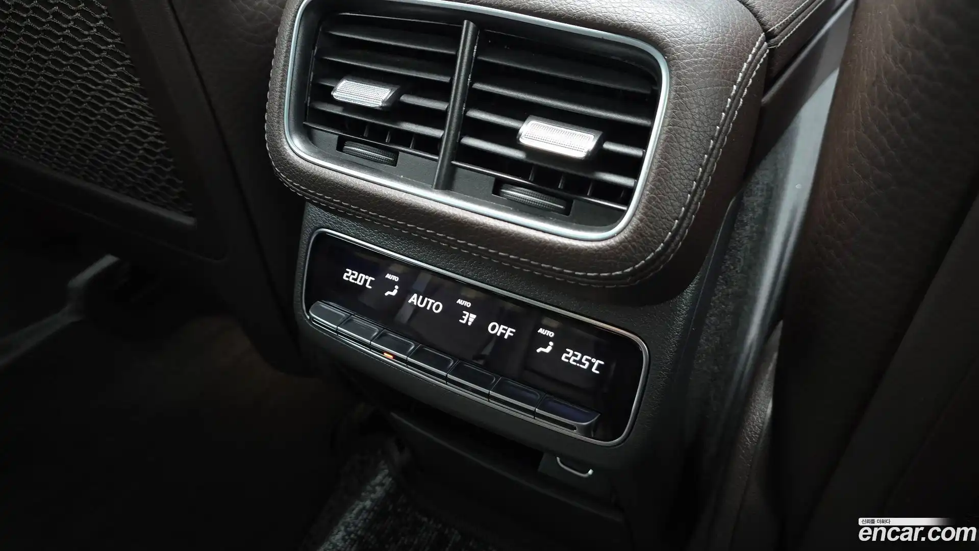 GLE-Class Mercedes-Benz 2020.4-OPTION-045