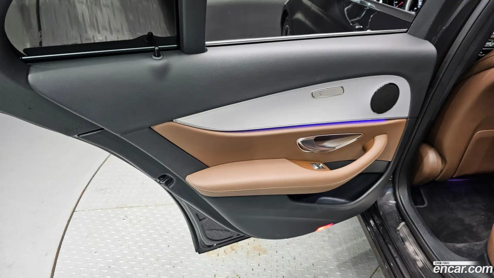 E-Class Mercedes-Benz 2021.3-INNER-035