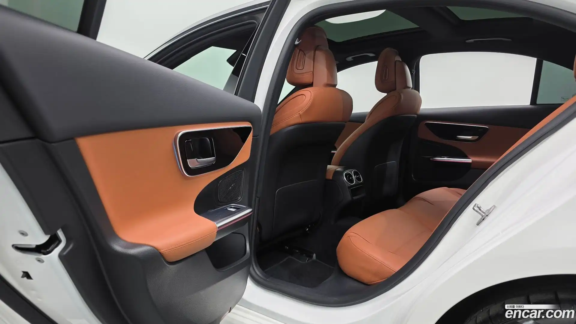 C-Class Mercedes-Benz 2023.2-OPTION-041