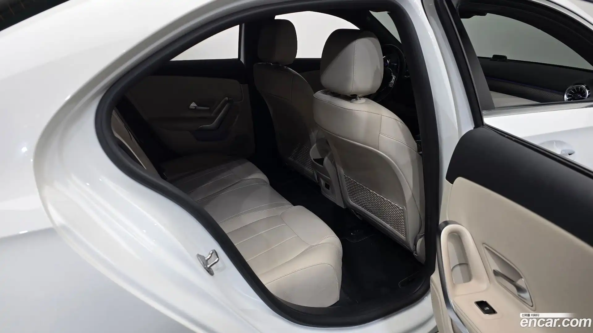 A-Class Mercedes-Benz 2022.1-OPTION-015