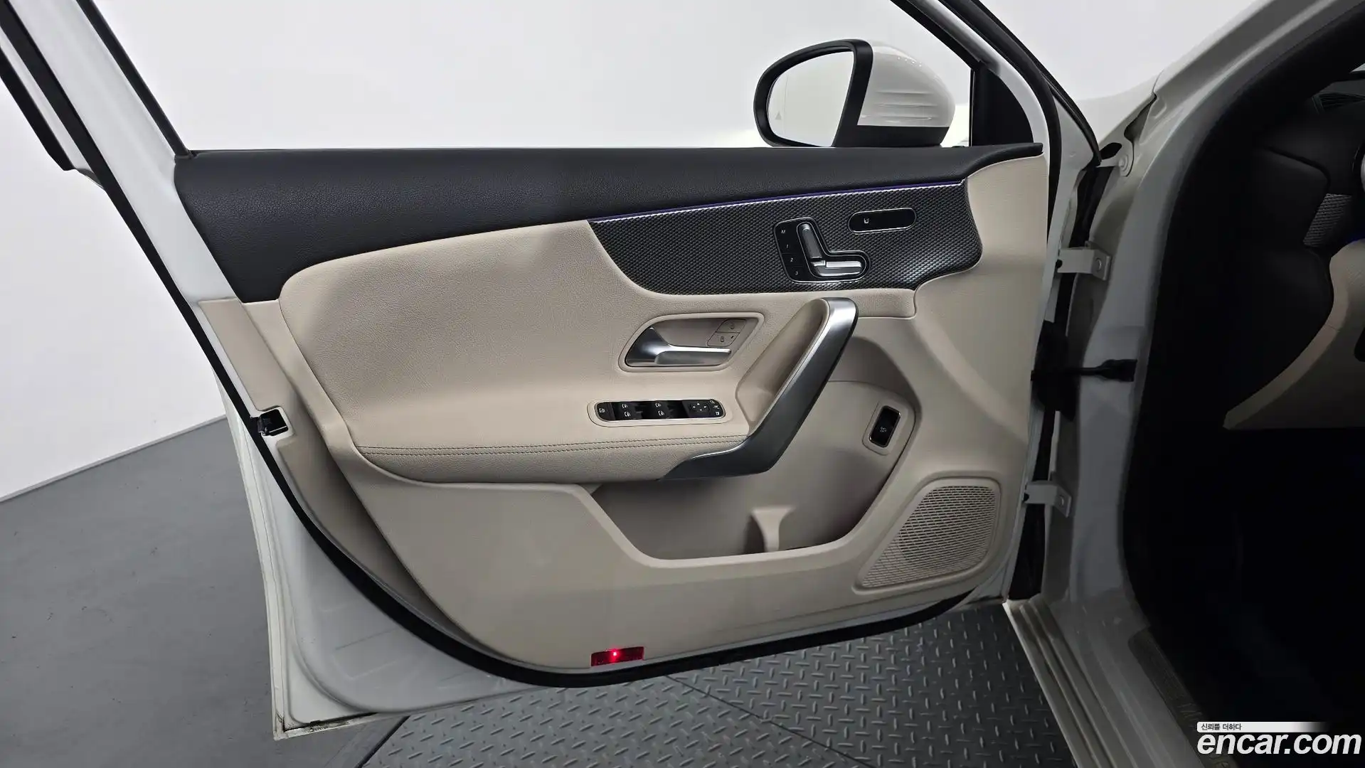 A-Class Mercedes-Benz 2022.1-INNER-034