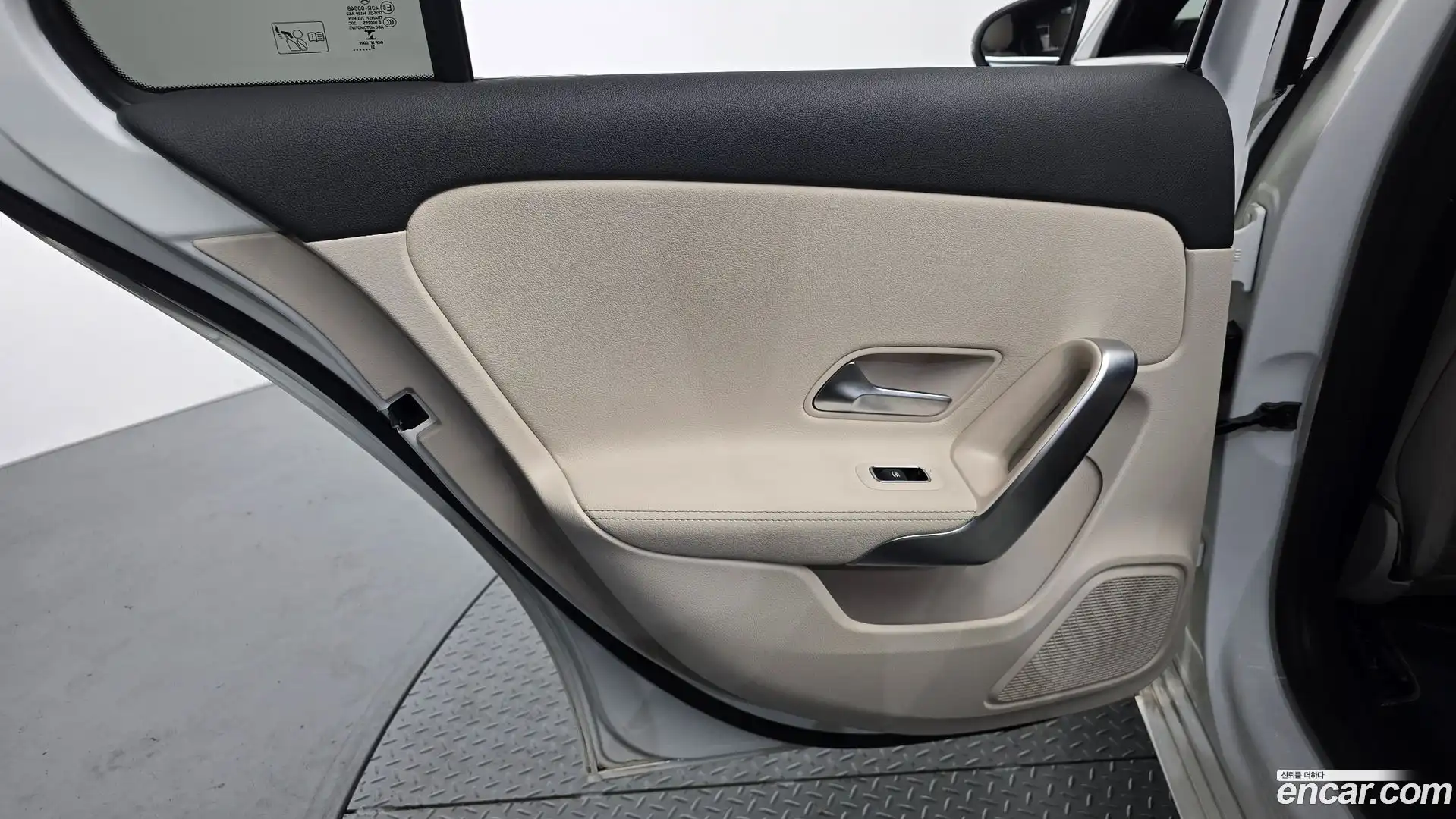 A-Class Mercedes-Benz 2022.1-INNER-035