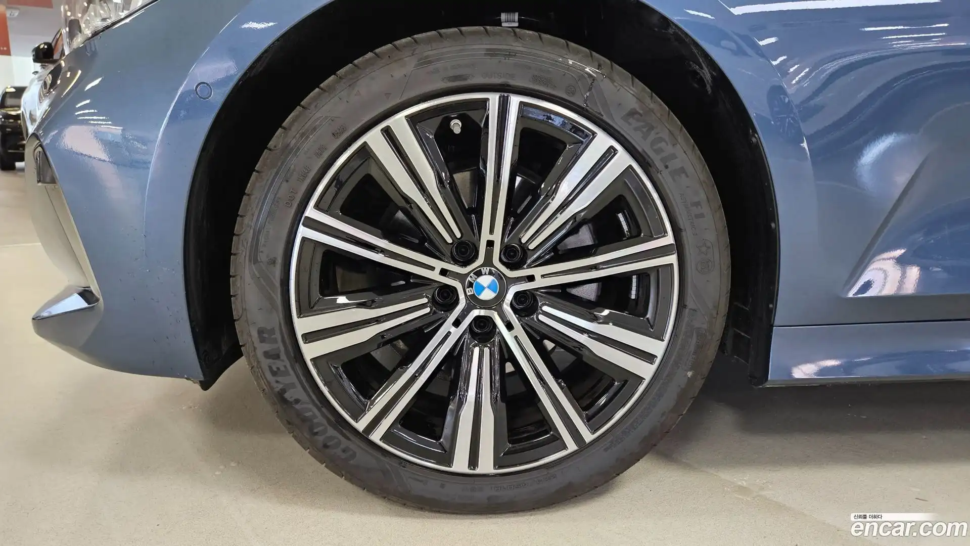 3-Series BMW 2025.9-OUTER-005