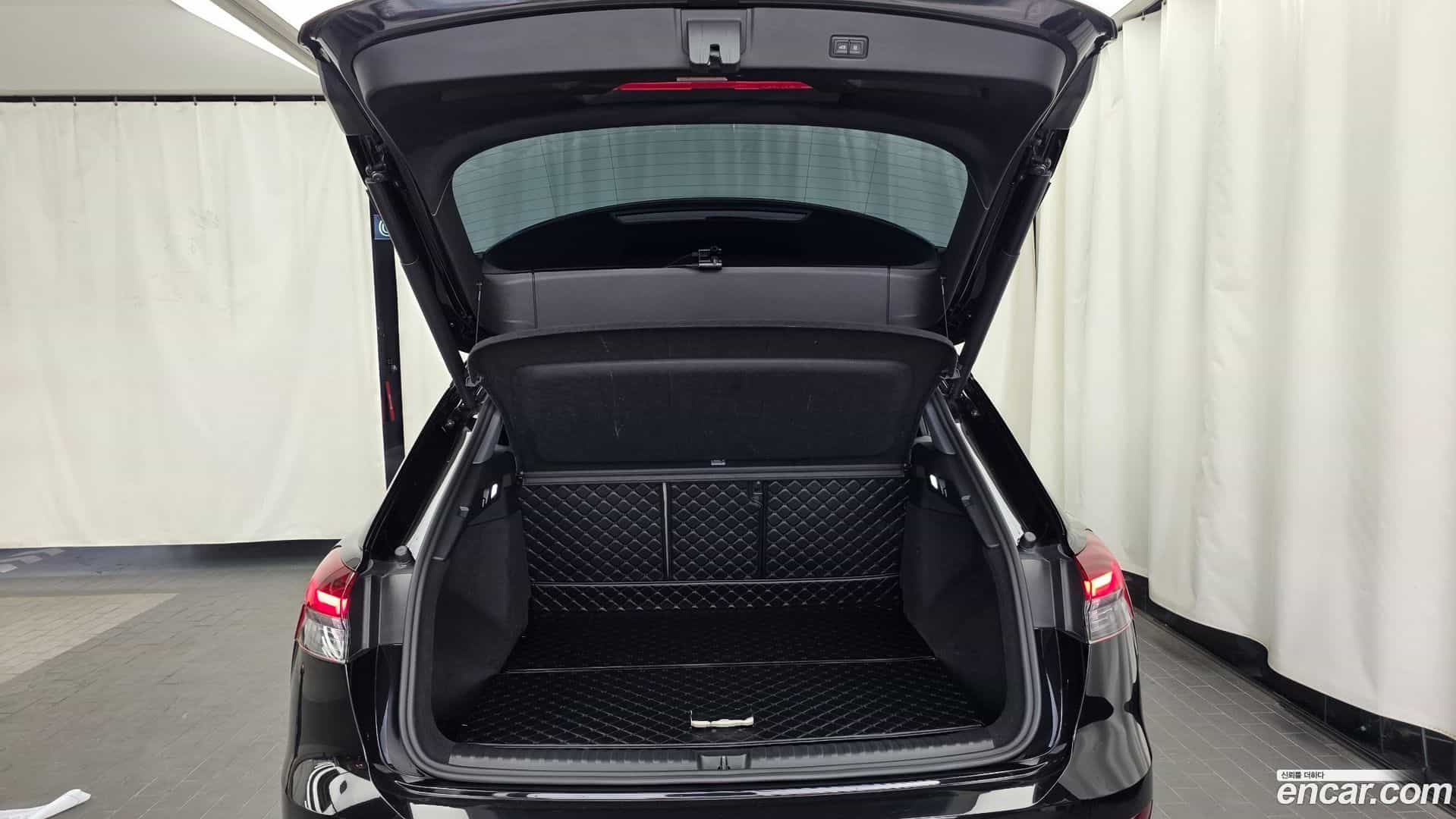 Q4 e-tron Audi 2022.9-OPTION-024