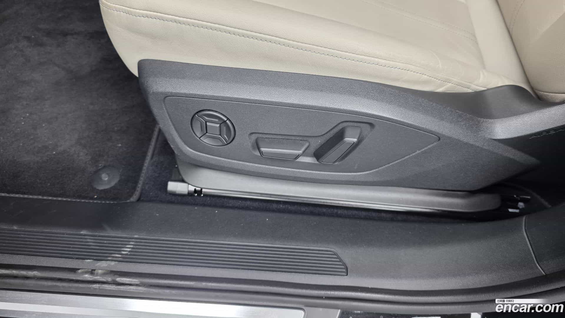 Q4 e-tron Audi 2022.9-OPTION-047