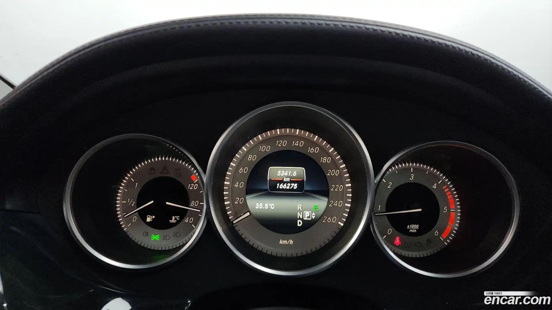 CLS-Class Mercedes-Benz 2016.2-INNER-008