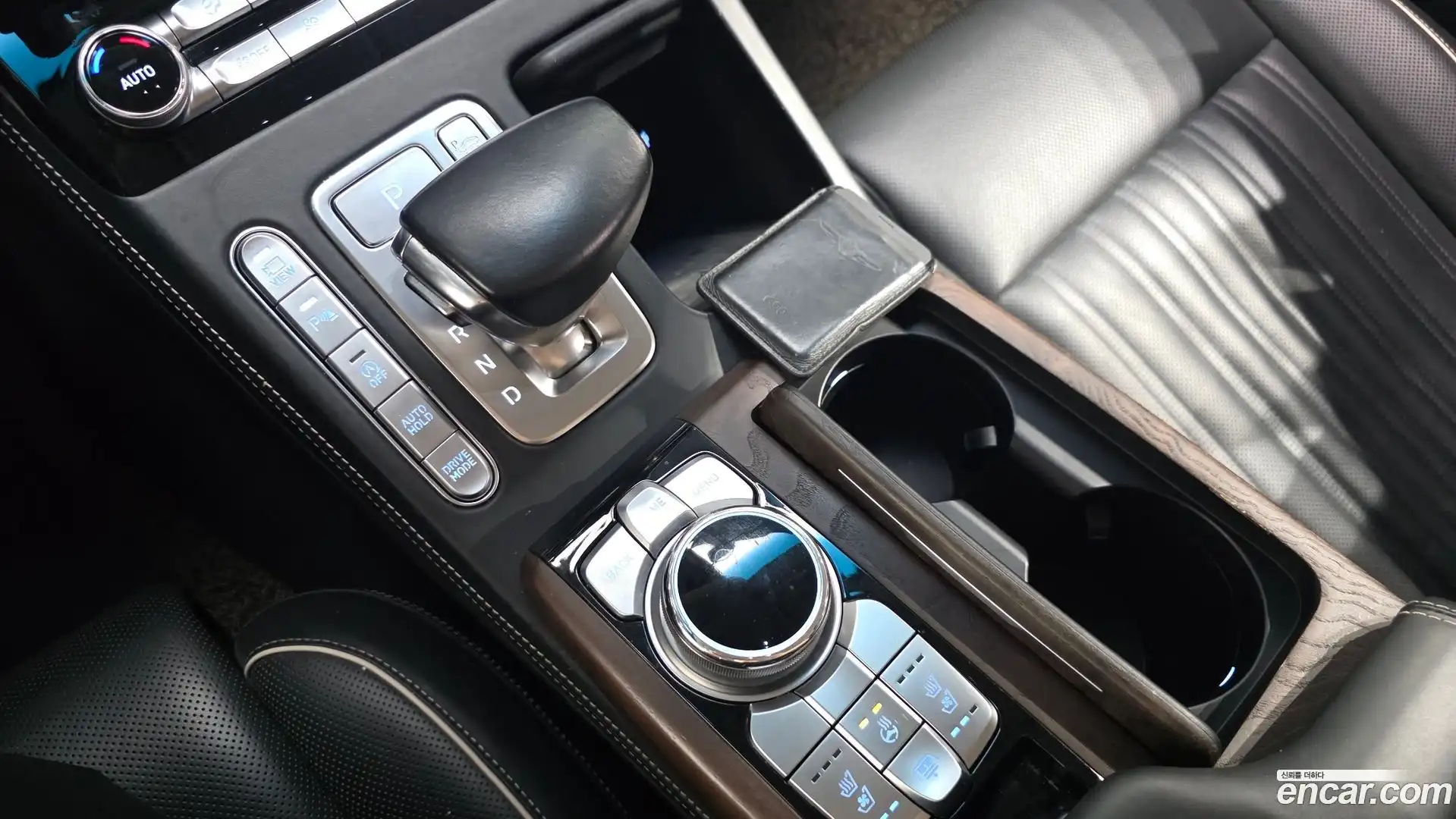 G90 Genesis 2019.0-INNER-009