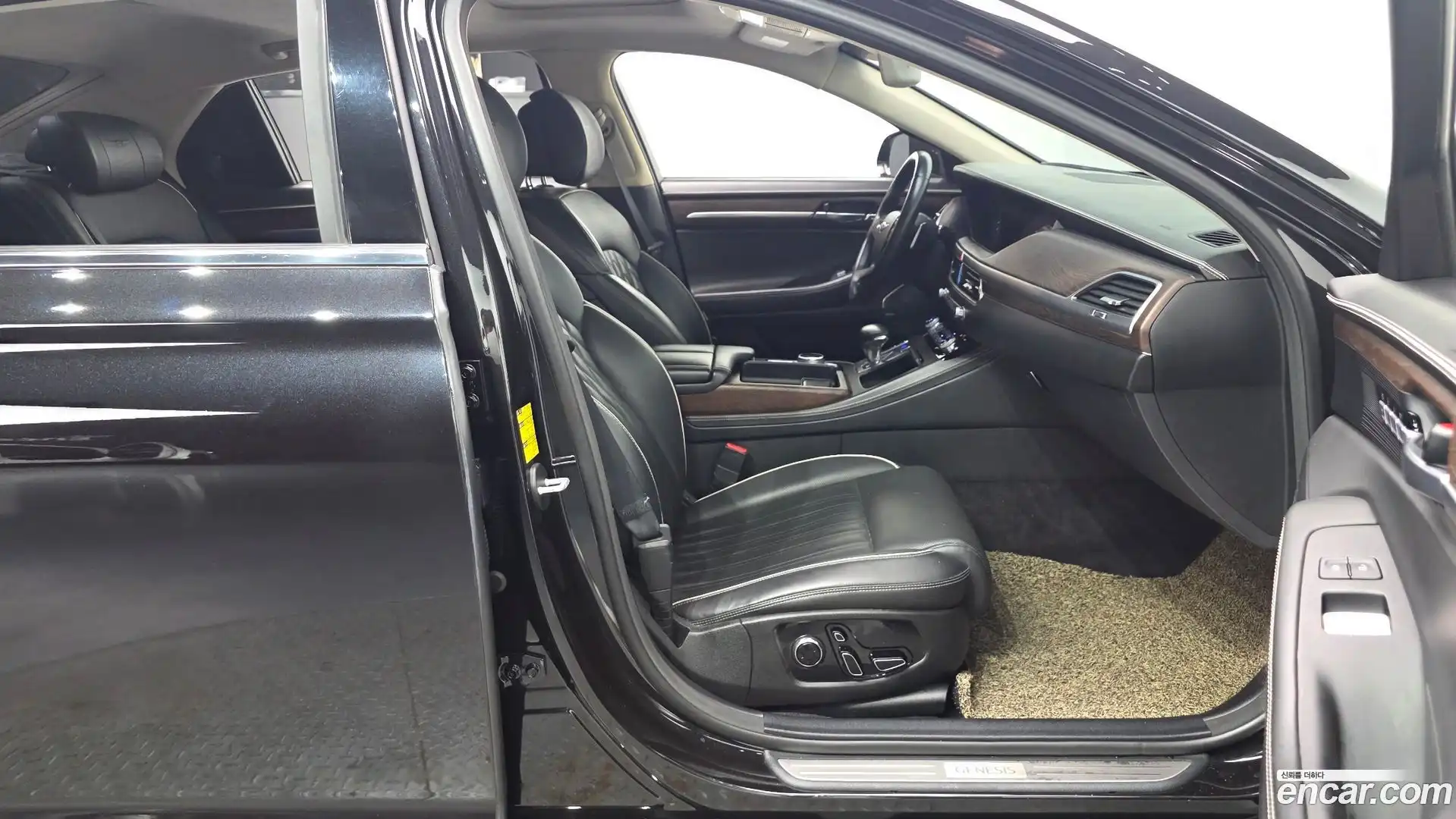 G90 Genesis 2019.0-INNER-010