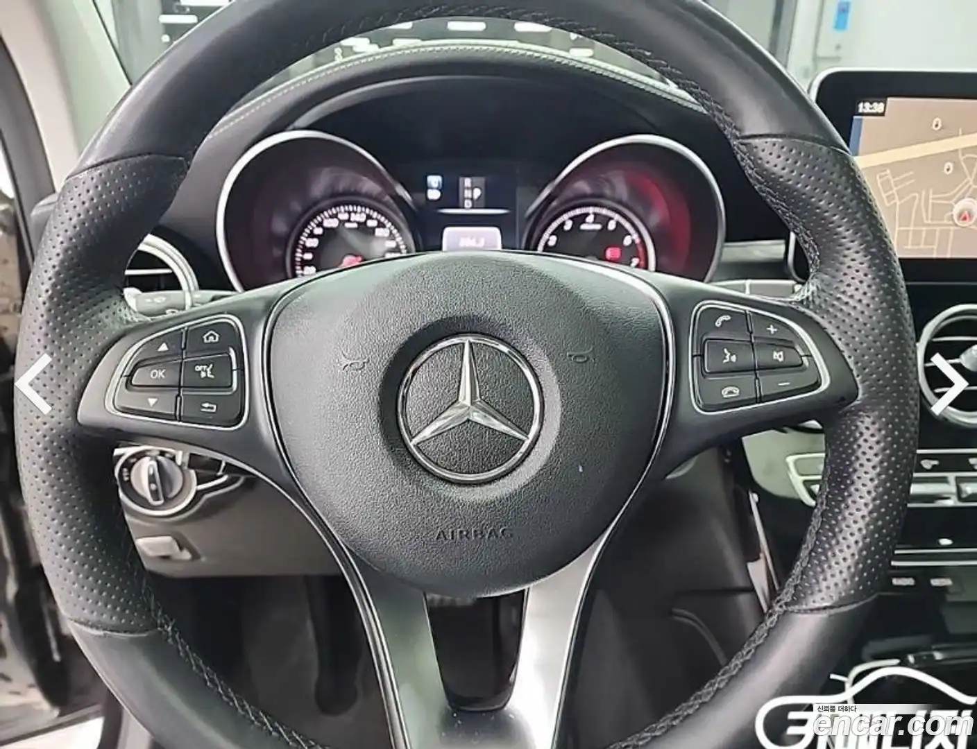 GLC-Class Mercedes-Benz 2019.10-INNER-009