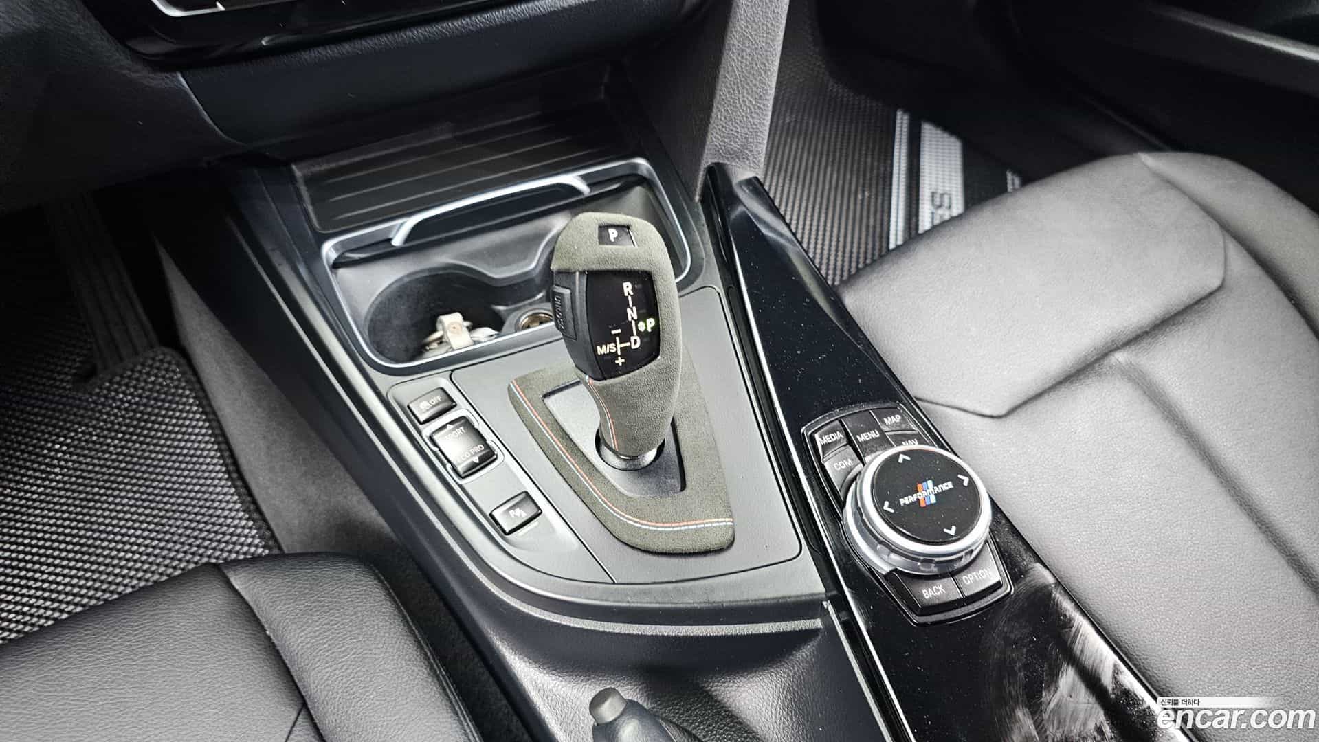 3-Series BMW 2016.11-INNER-009