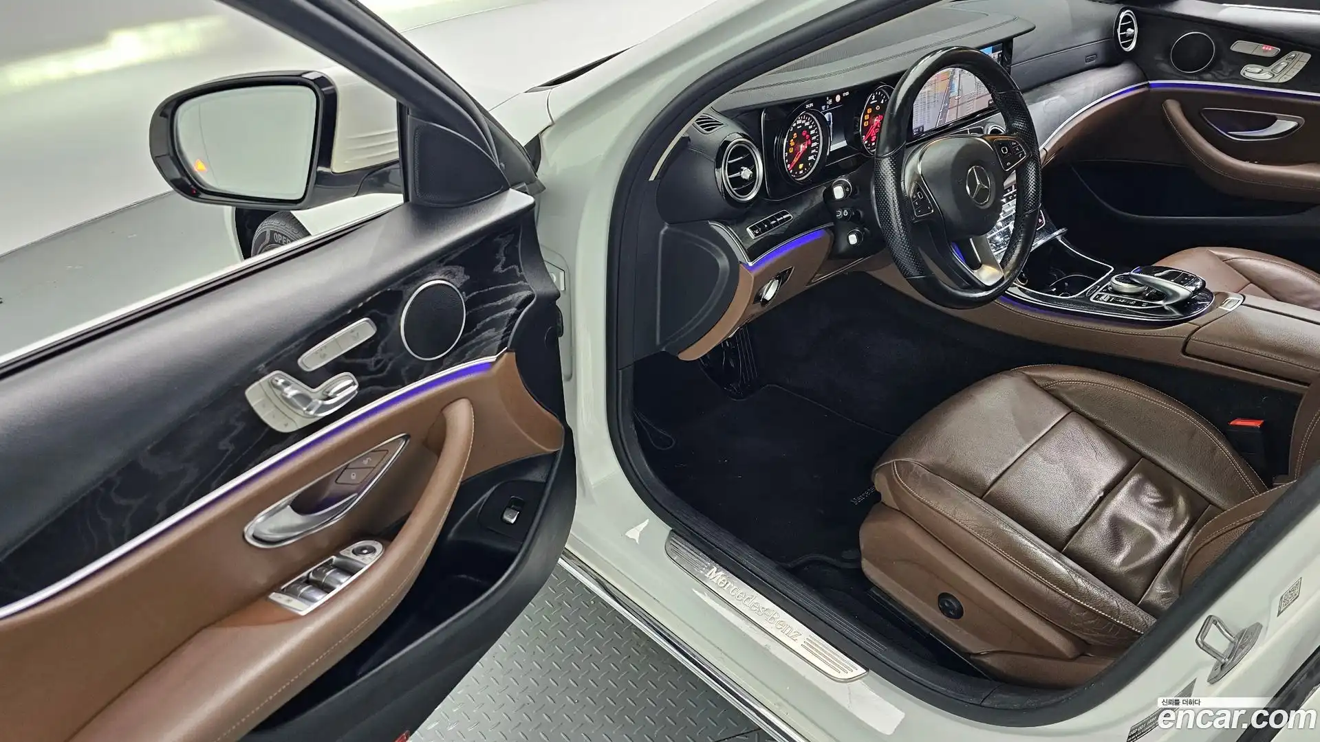 E-Class Mercedes-Benz 2017.5-INNER-010