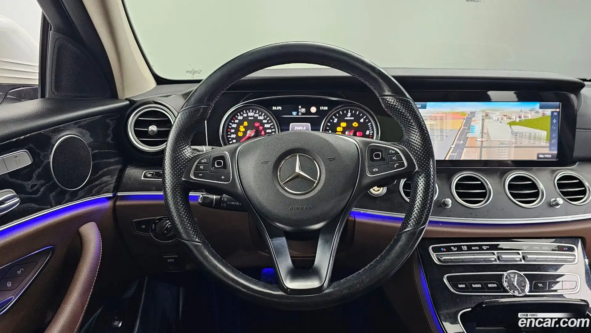 E-Class Mercedes-Benz 2017.5-OPTION-017