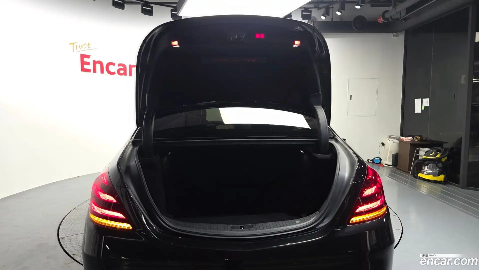 S-Class Mercedes-Benz 2017.10-OPTION-048