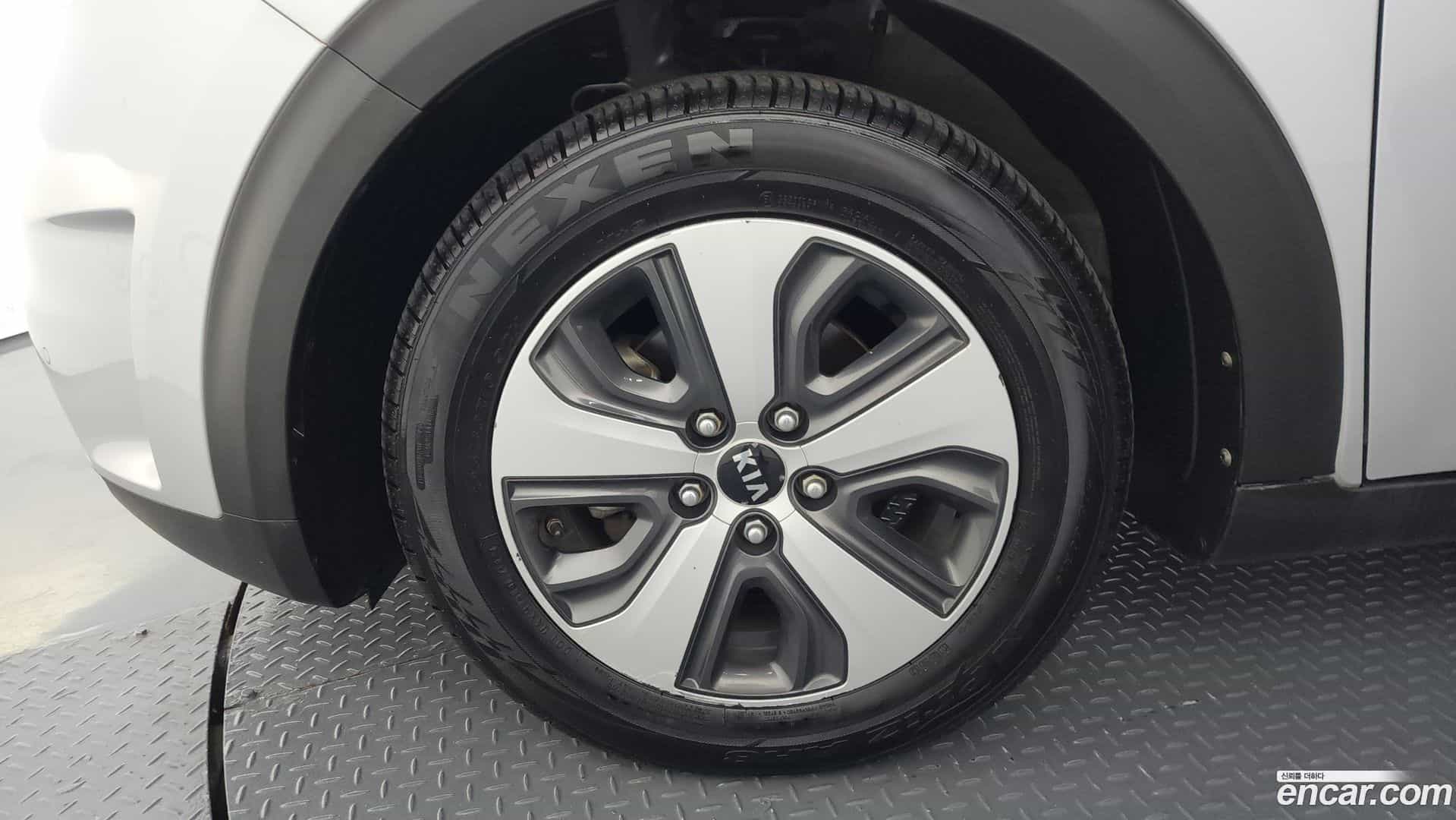 Niro Kia 2016.10-OUTER-005