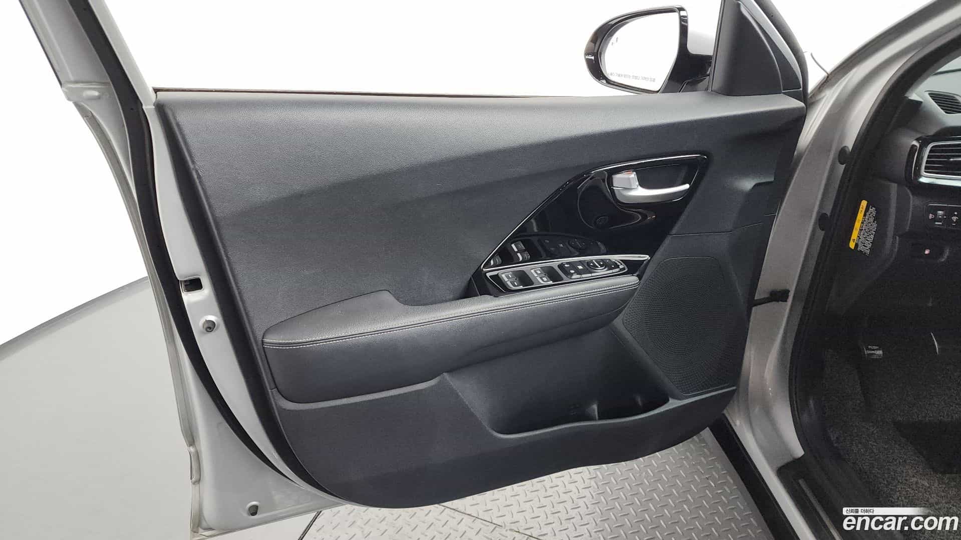 Niro Kia 2016.10-INNER-034