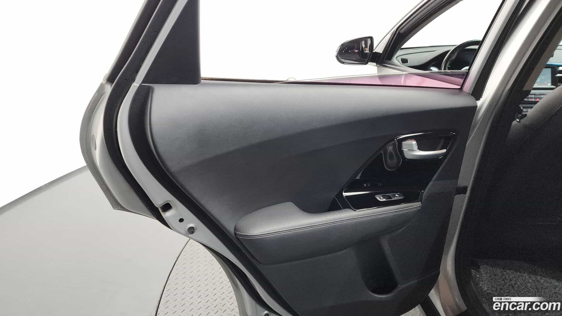 Niro Kia 2016.10-INNER-035
