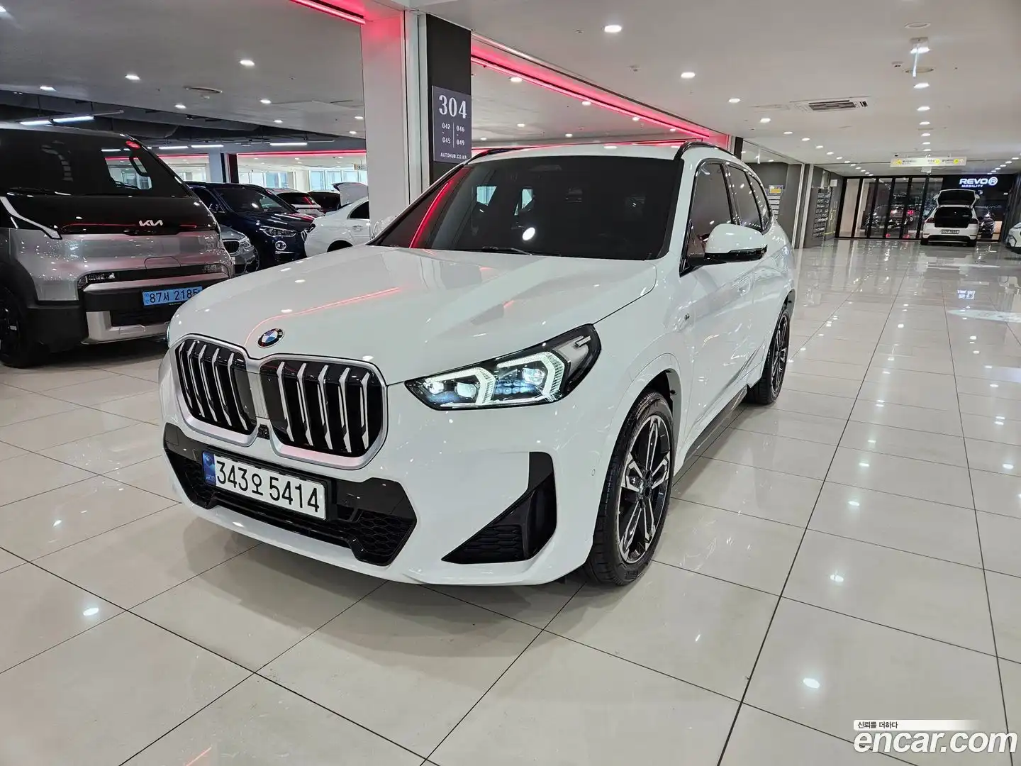 X1 BMW 2023.4-OUTER-001